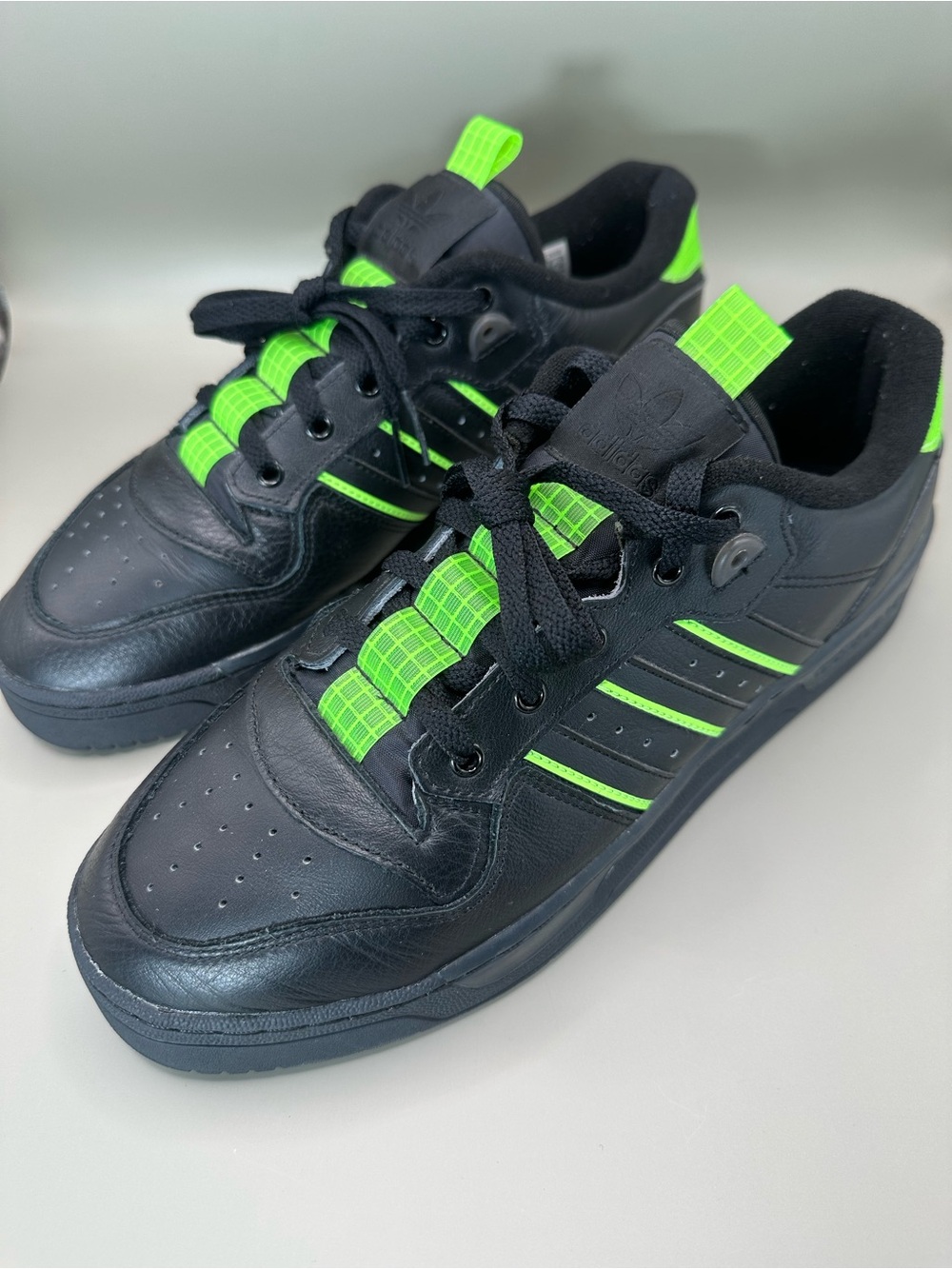 Adidas Originals Rivalry Low Black Neon Green Men’s Size 11.